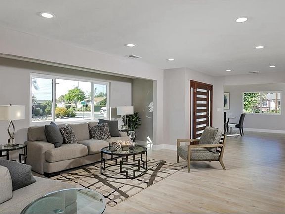 3rd image of 6241 Estrella Ave