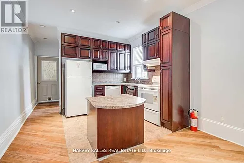1098 Bathurst St Photo 1