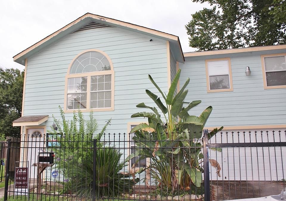 1st image of 514 Schweikhardt St