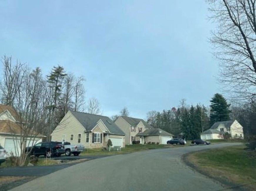 2nd image of 317 Witness Tree Ct