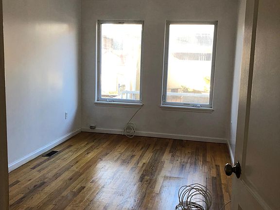 4th image of 2413 Wilson Ave #1