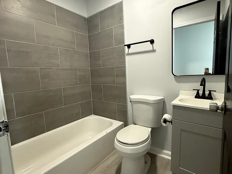 2325 N Cleveland St — Photo 7