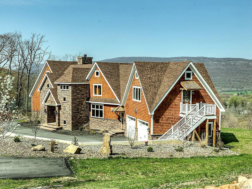 1st image of 20 Parks Wood Dr