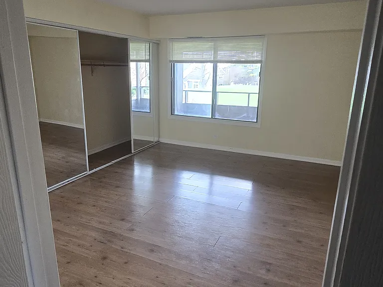 1415 N Sterling Ave #202 — Photo 3