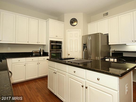3rd image of 4010 Rosemeade Dr