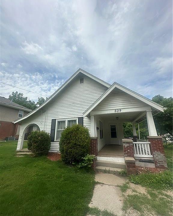 1st image of 509 Grover St