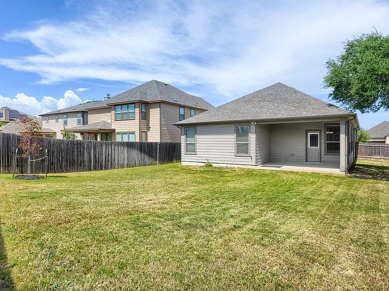 199 Kennicott Dr — Photo 19