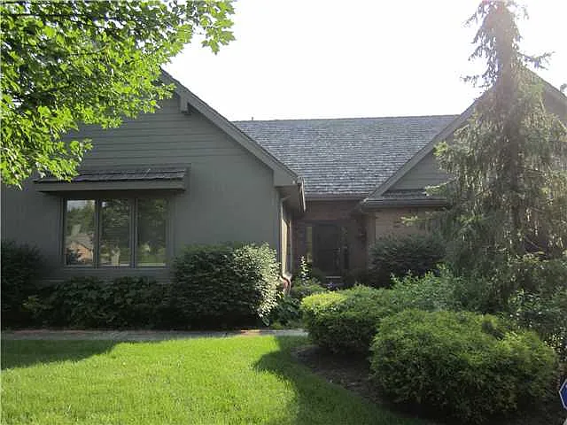29504 Shelbourne Rd photo 1