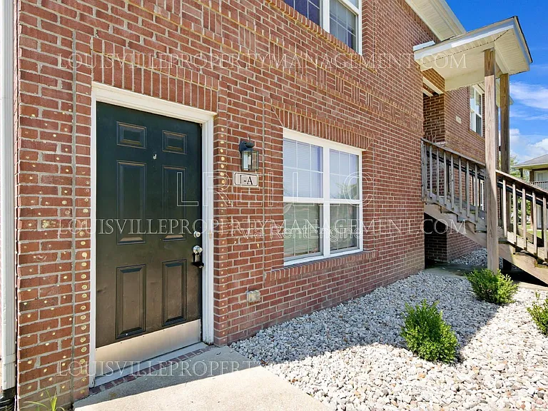 304 Keeneland Dr #1A — Photo 2
