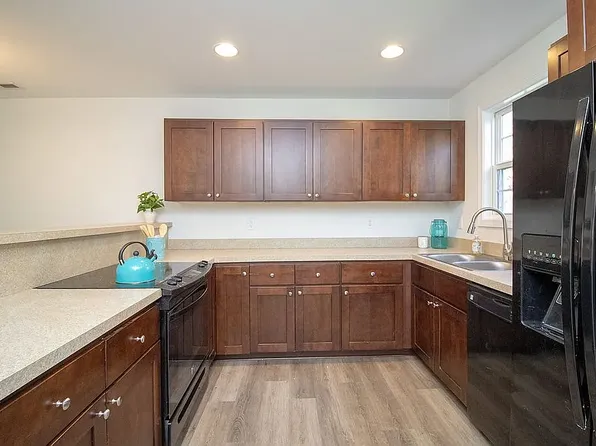 30 Hunters Valley Ln, Rocky Mount, VA 24151