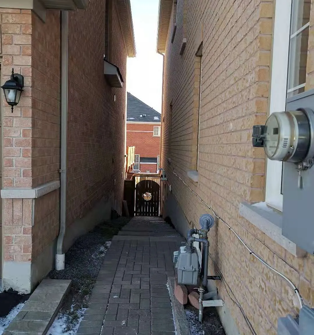 1 bed, $2,000 — Photo 1
