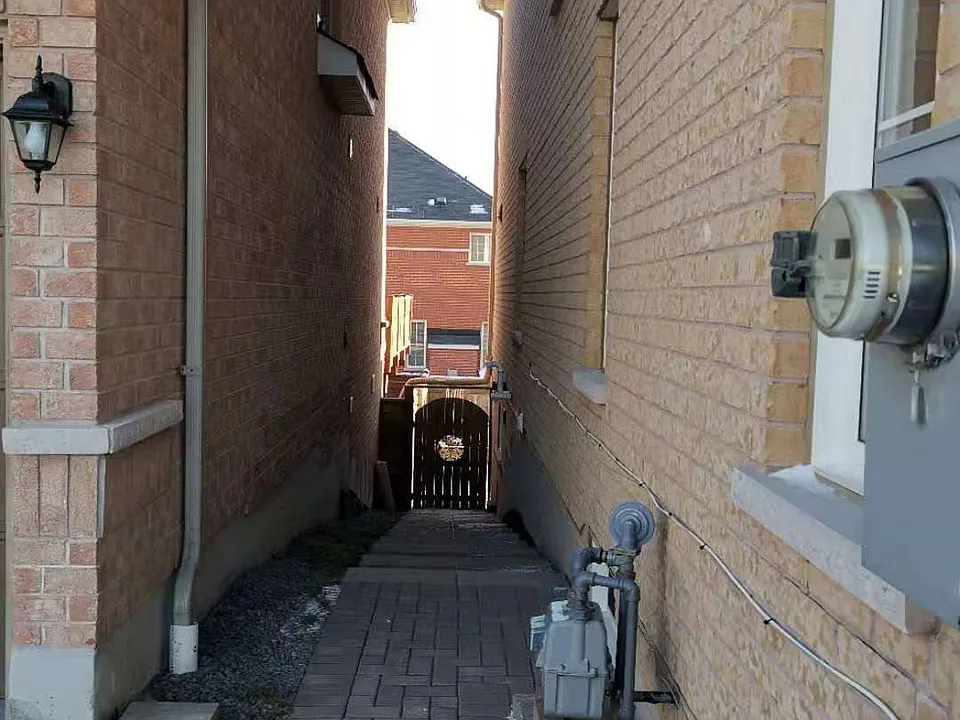 11 Luce Dr #BASEMENT