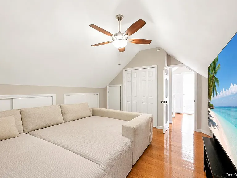 308 Bedell St — Photo 42