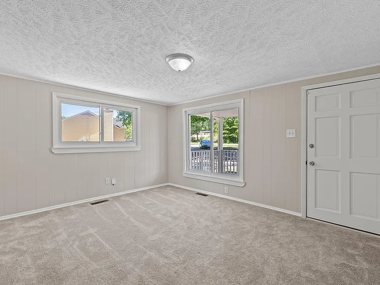 5128 Sunset Lake Rd — Photo 8