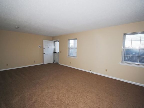 5th image of 4004 Lara Ln