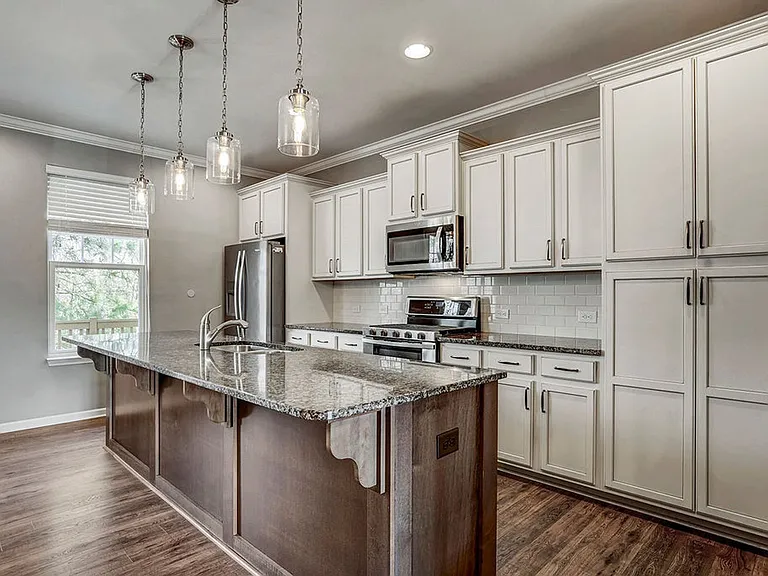 529 Metro Sta — Photo 10