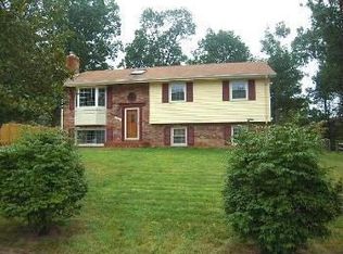 15015 Tarleton Dr, Centreville, VA 20120