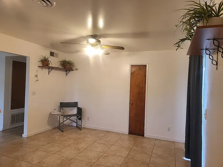 1019 S Demaree St — Photo 43