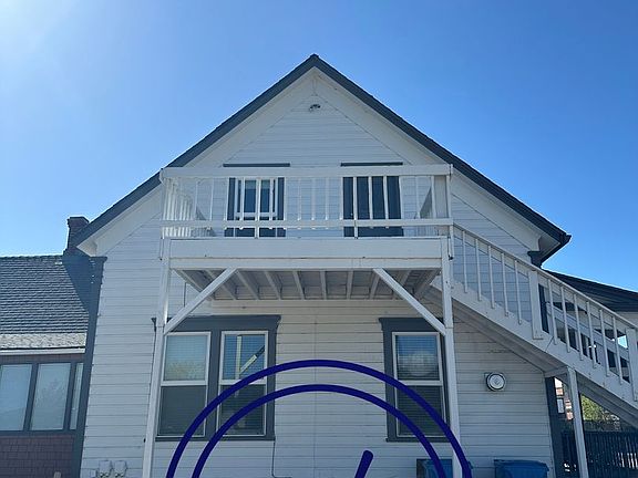 2nd image of 1460 Courthouse St House 2