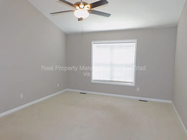 2988 Butterwood Dr — Photo 10
