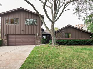 3224 Sandy Ln, Glenview, IL 60026