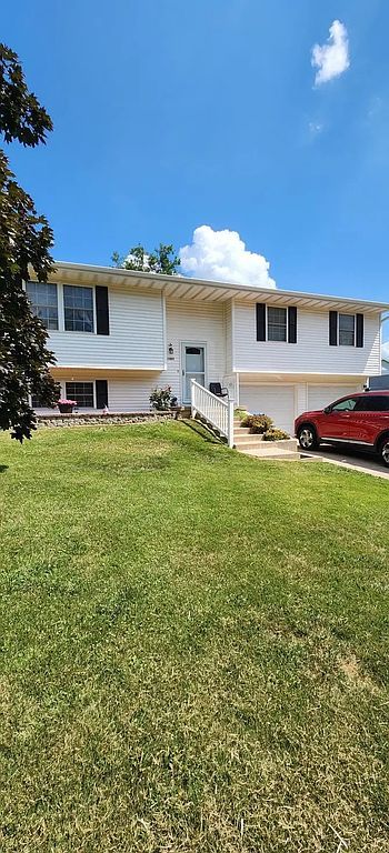 1407 Queens Rd - Property Image