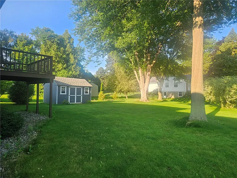 7497 Lake Ave — Photo 32