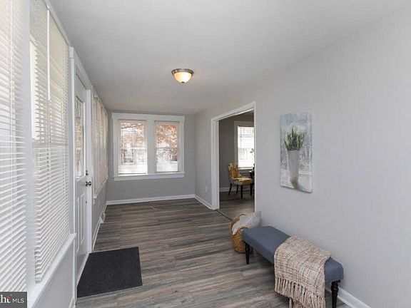 3rd image of 10 Payson Ave