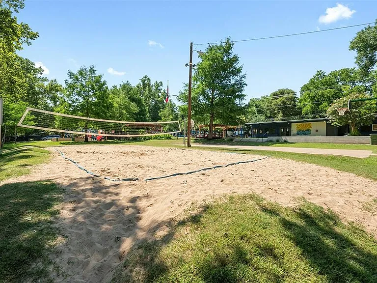 2413 Bahama Rd — Photo 16