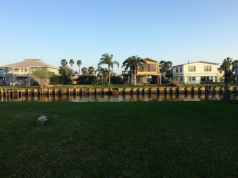 1st image of 35 Dolphin Cir