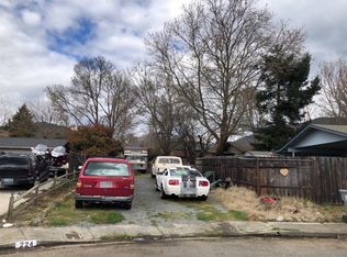 220 NW Blossom Dr, Grants Pass, OR