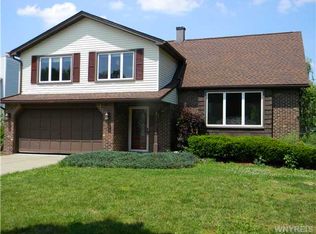 2 Old Post Rd, Lancaster, NY 14086