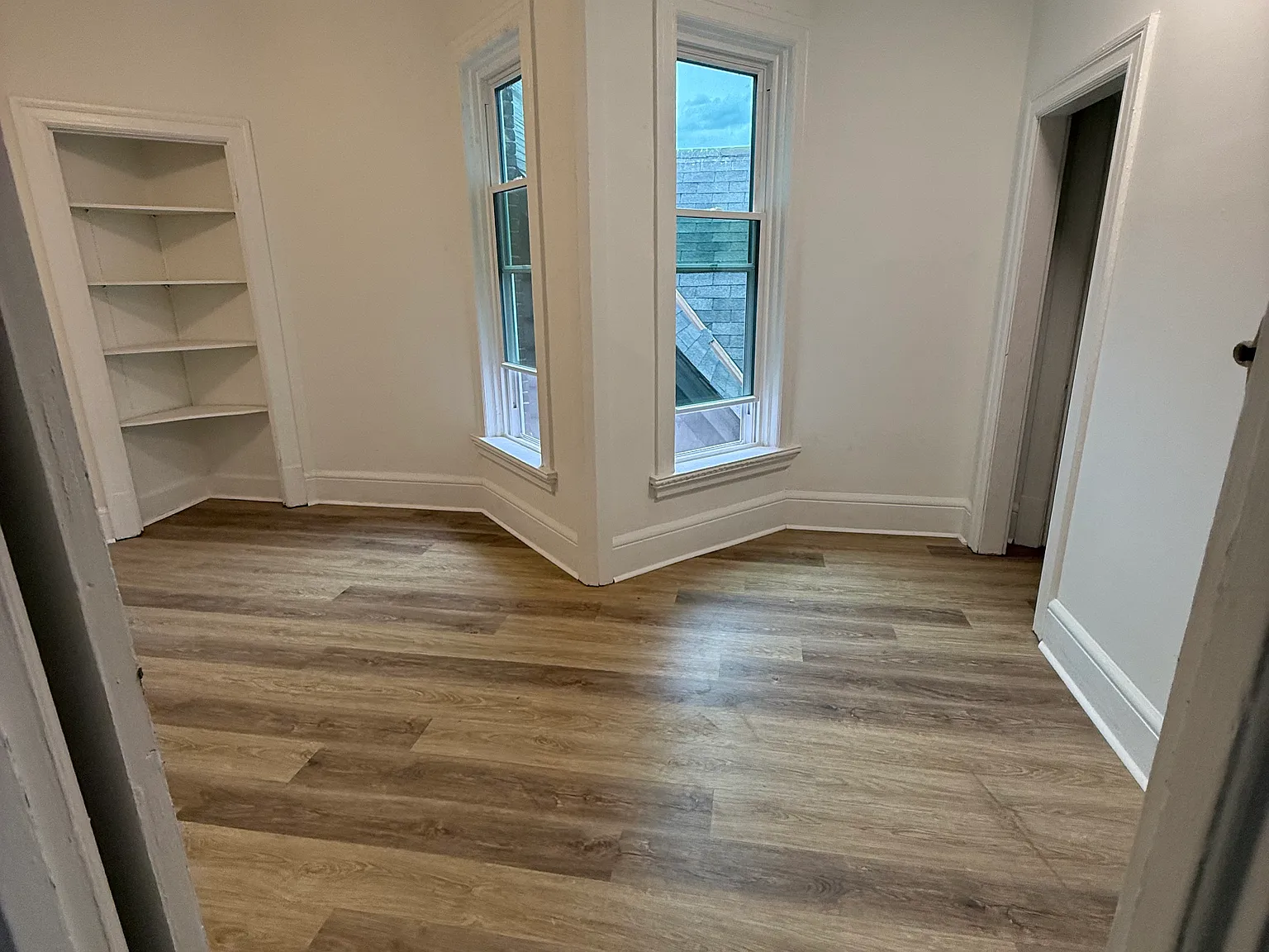 1708 E Lafayette Pl — Photo 3