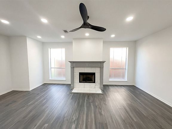 3rd image of 2406 Manchester Dr