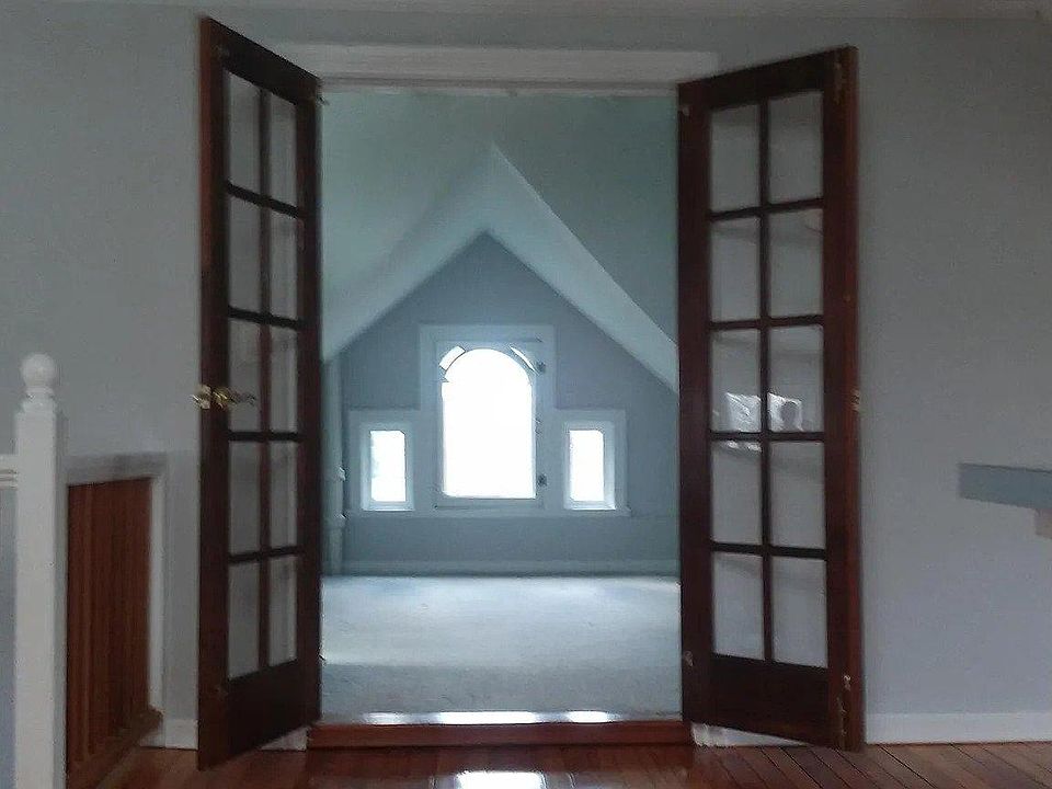 2nd image of 307 W Holly Ave APT 5