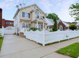 980 Cloud Ave, Franklin Square, NY 11010