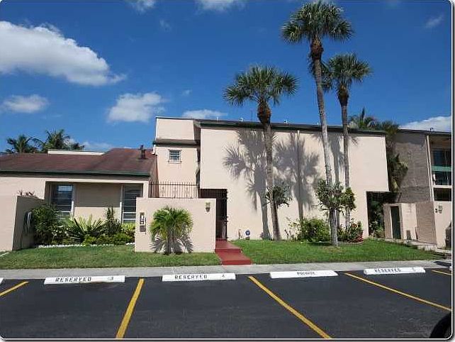 1st image of 9173 Fontainebleau Blvd APT 2-4