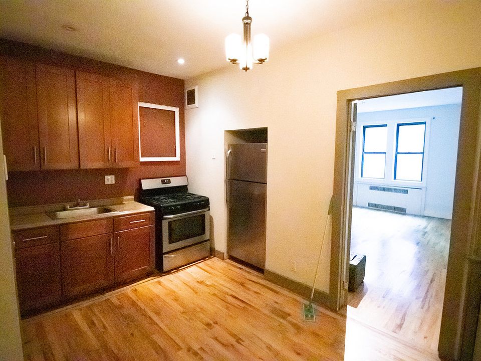 1st image of 15 Crooke Ave #3H
