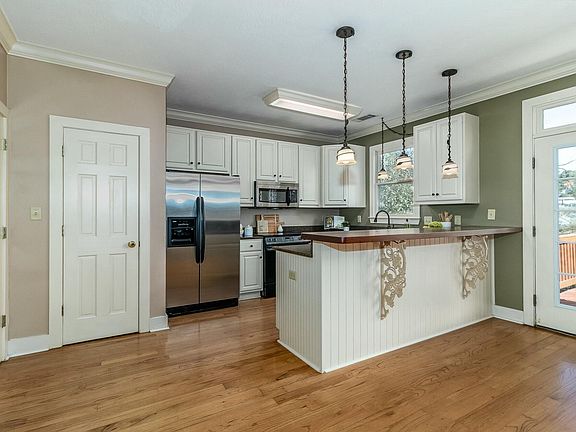 2nd image of 217 Water Oak Dr