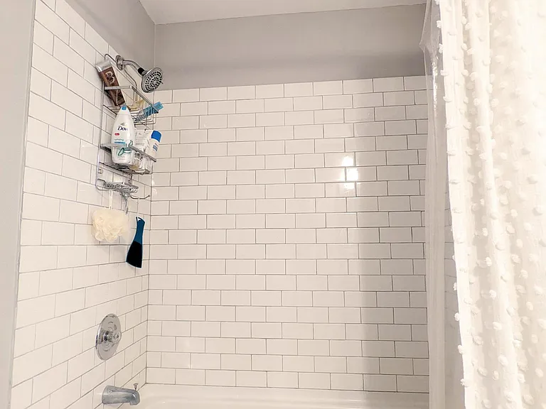 1458 W Belle Plaine Ave — Photo 22