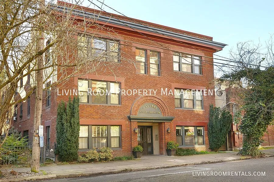 Building Photo - 2076 NW Johnson St #104