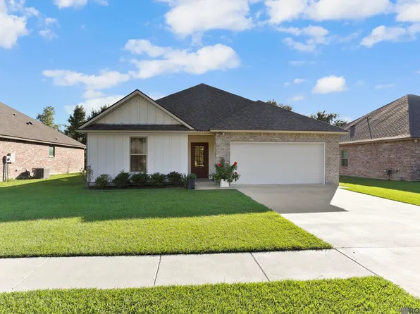 2387 Woodland Ct, Port Allen, LA 70767