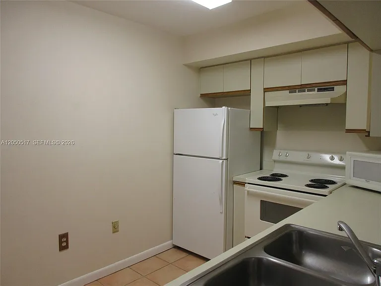 15545 Miami Lakeway N #211 — Photo 10