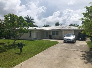 954 Bluebird St, Naples, FL 34104