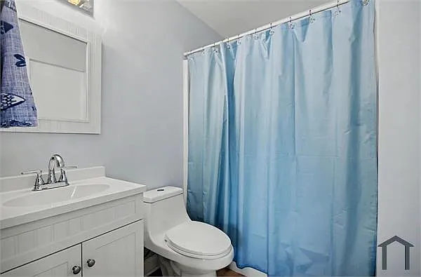 1001 Charles St — Photo 11