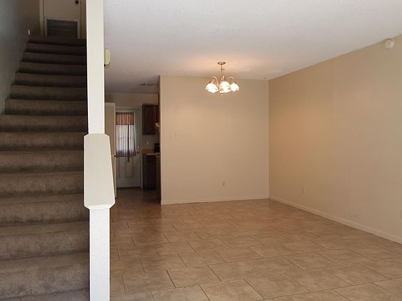 3rd image of 202 Wilkie St