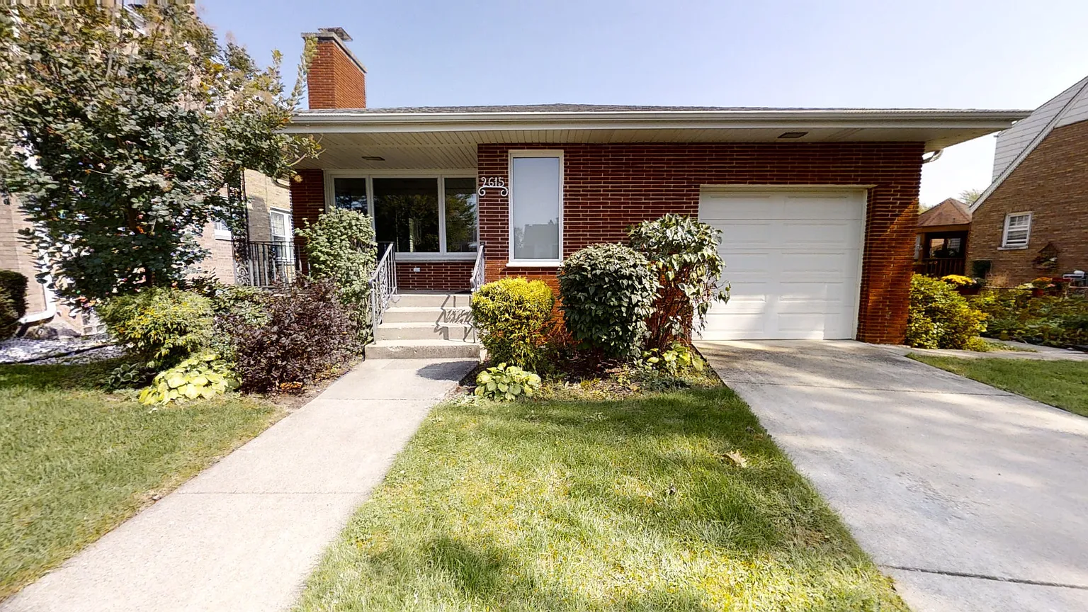 2615 Clarke St photo 1