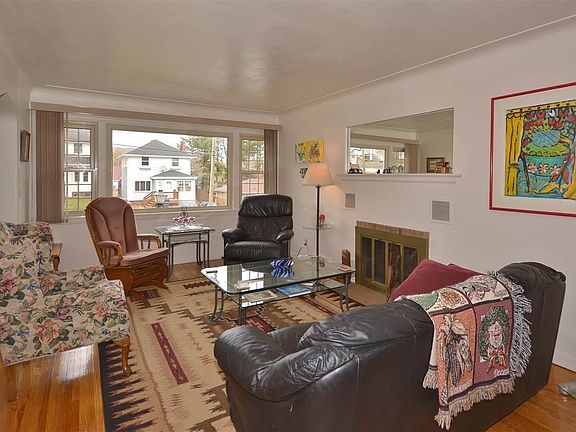 4th image of 803 N 27th Ave W