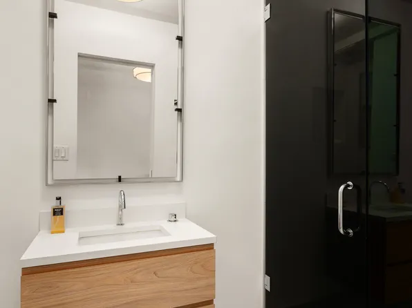 21 East 87th Street image 11 of 11