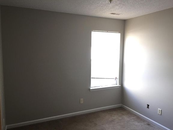 5th image of 1650 S Greenwood Ave